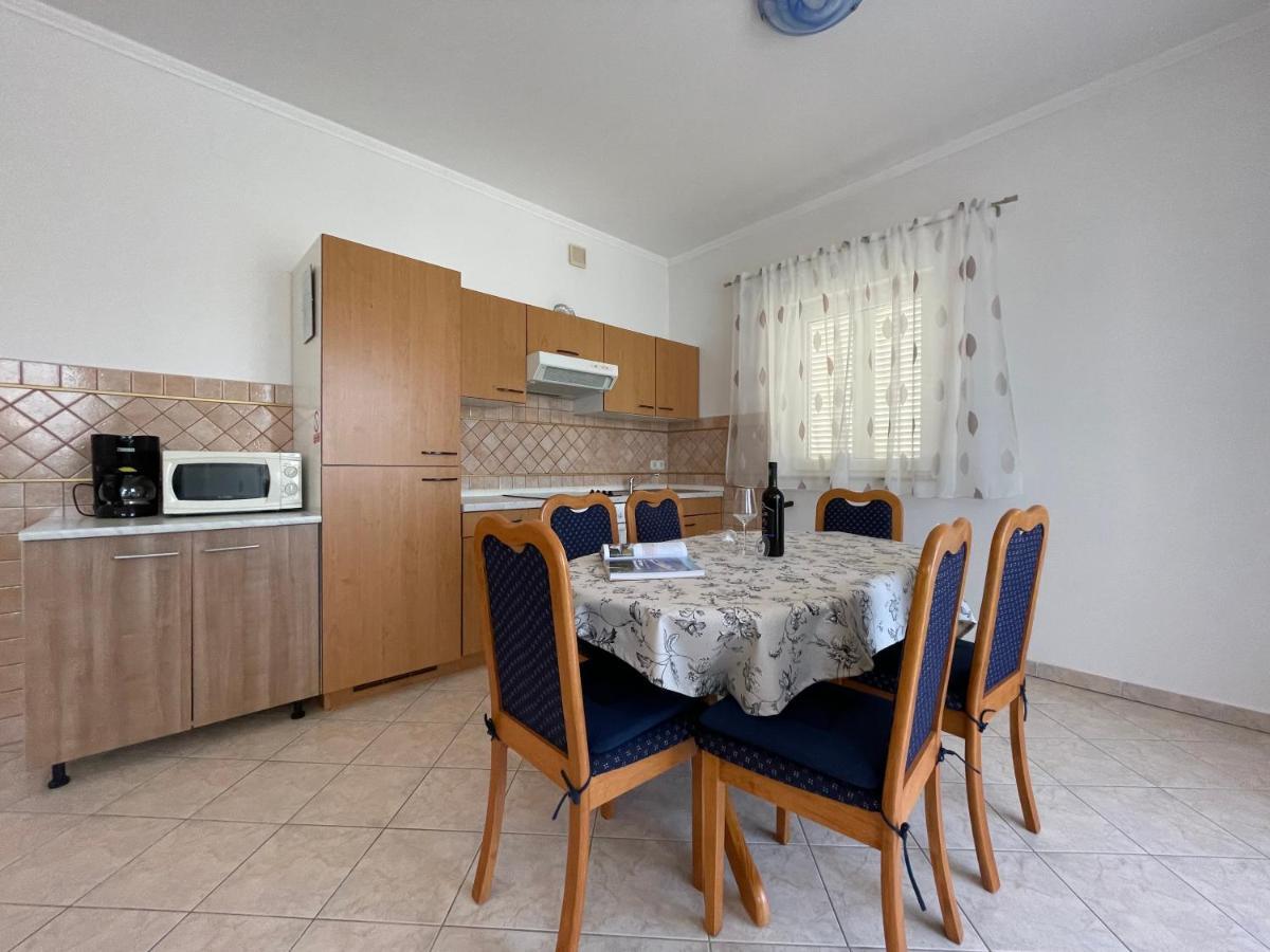 Ruzarija Apartment *
