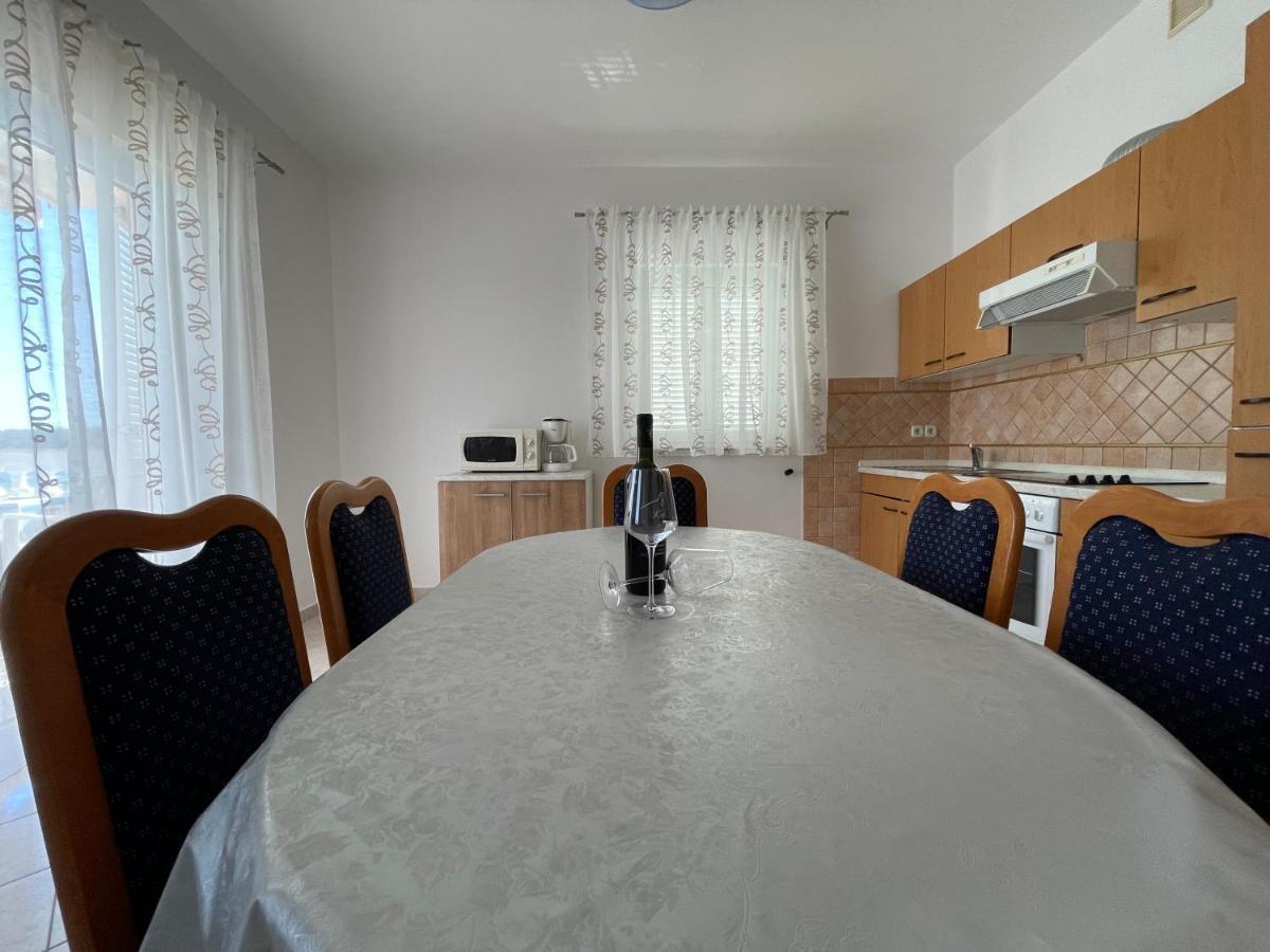Ruzarija Apartment *