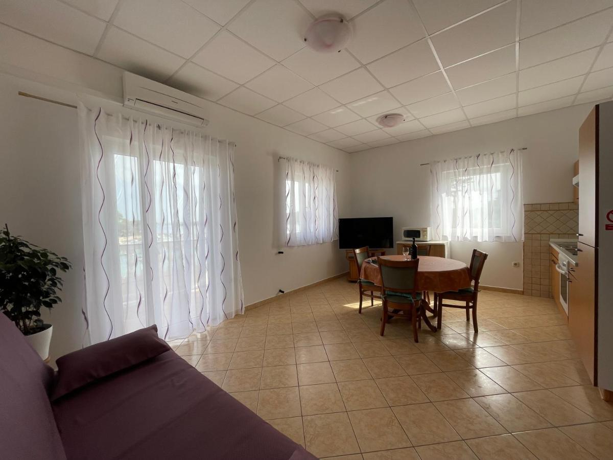 Apartment Ruzarija *