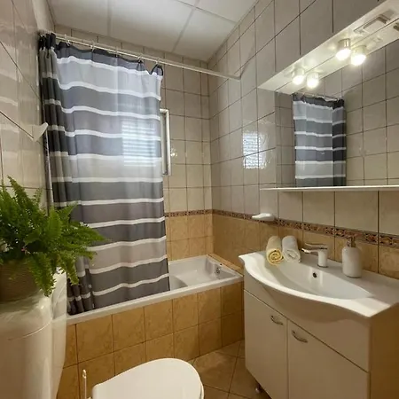 Apartmani Ruzarija Rab Town Exterior foto