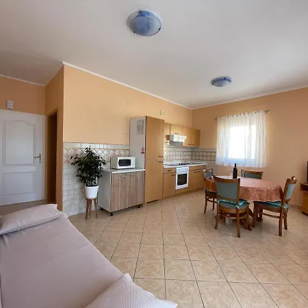 Apartmani Ruzarija Rab Town Exterior foto