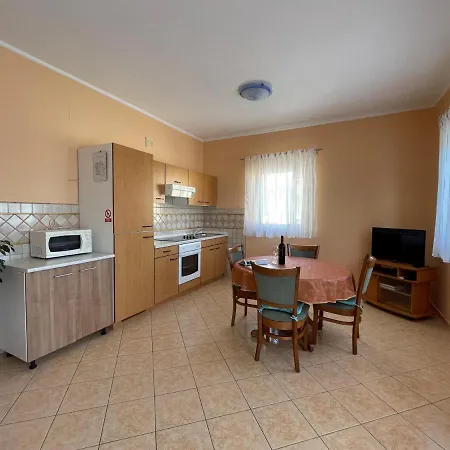 Apartmani Ruzarija Rab Town Exterior foto